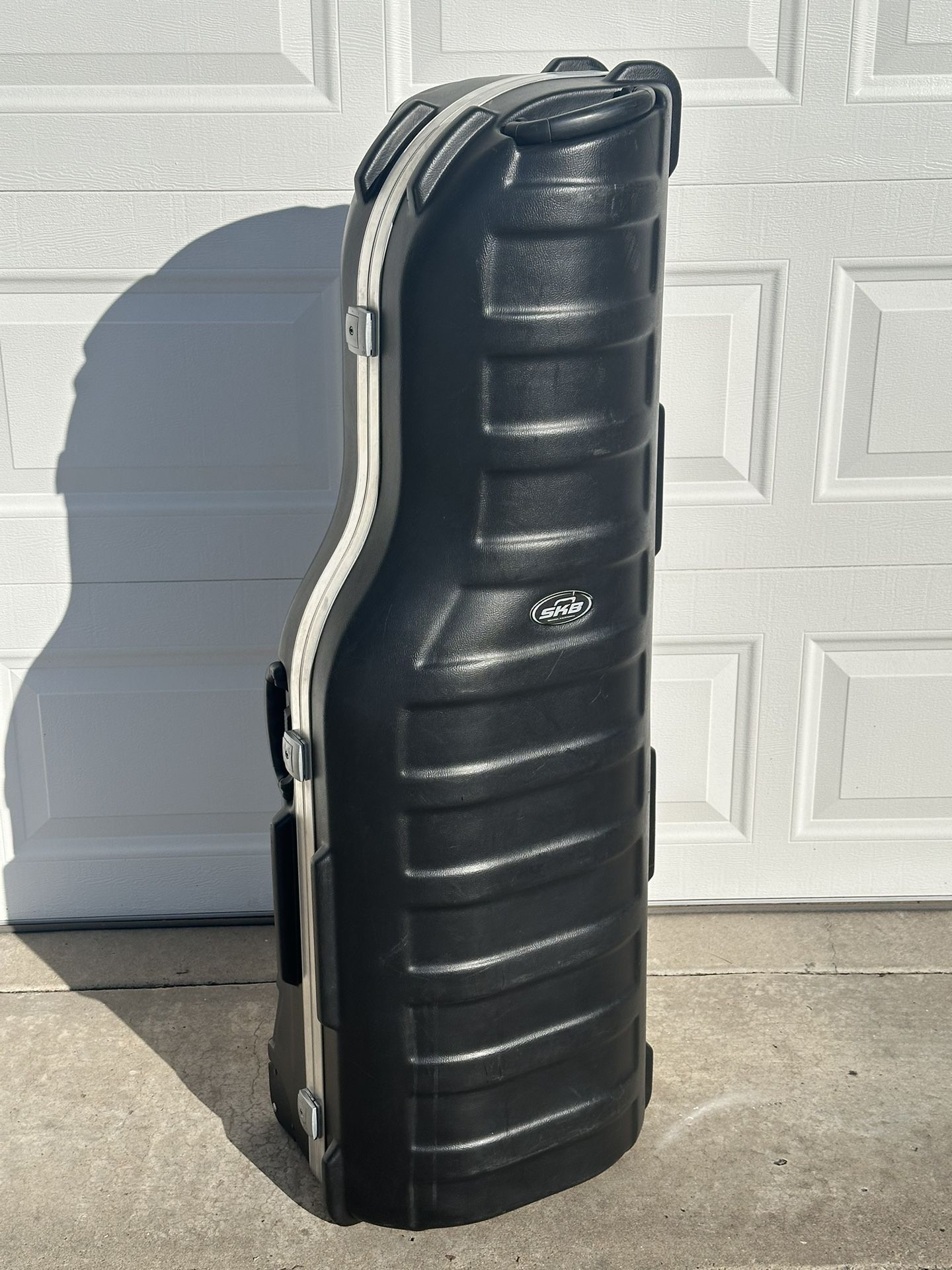 Hard Shell SKB Golf Travel Case with Casters and Keys 52L