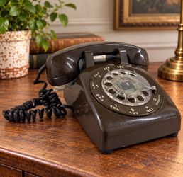 Vintage 1978 Stromberg Carlson 500D Brown Rotary Dial Telephone USA