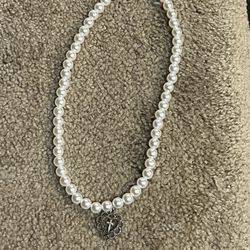 Beaded faux Pearl Necklace w charm pendant Heart and Cross