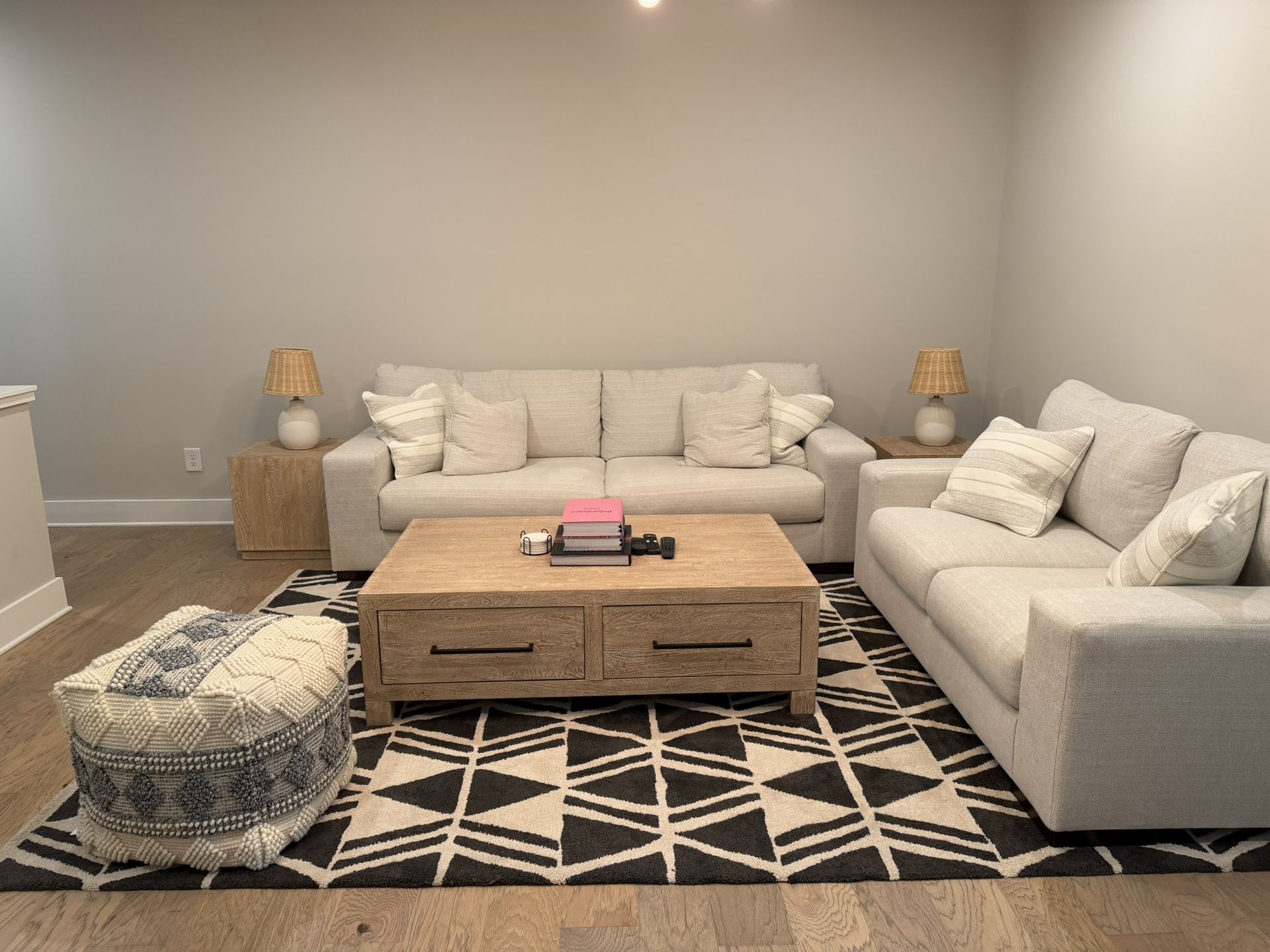 BRAND NEW MODERN LIVING ROOM SET