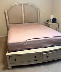 Queen Bed Frame w/Dresser & Nightstand