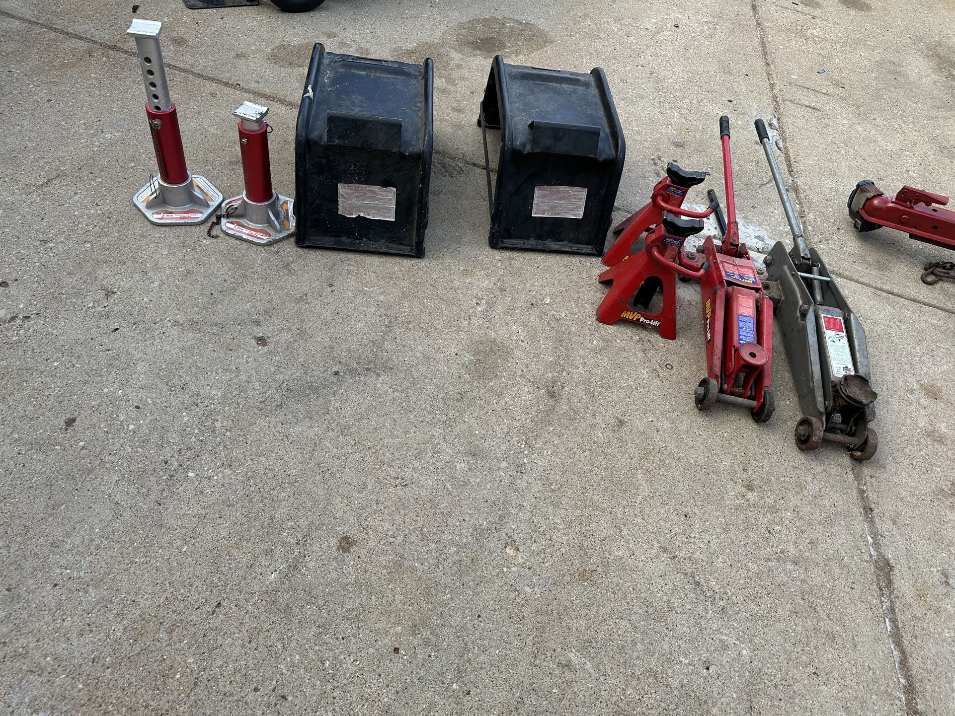 Car Jack Set, 2 Ton Floor Jack, Two Jack Stand, Tire Repair Kit, L-Wrench, 4000LBS Trolley Jack for Car, Truck, SUV