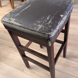 Bar stool