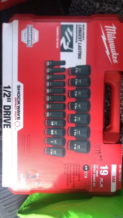 Milwaukee Shockwave Impact Duty 1/2” Drive 19 PC./P.