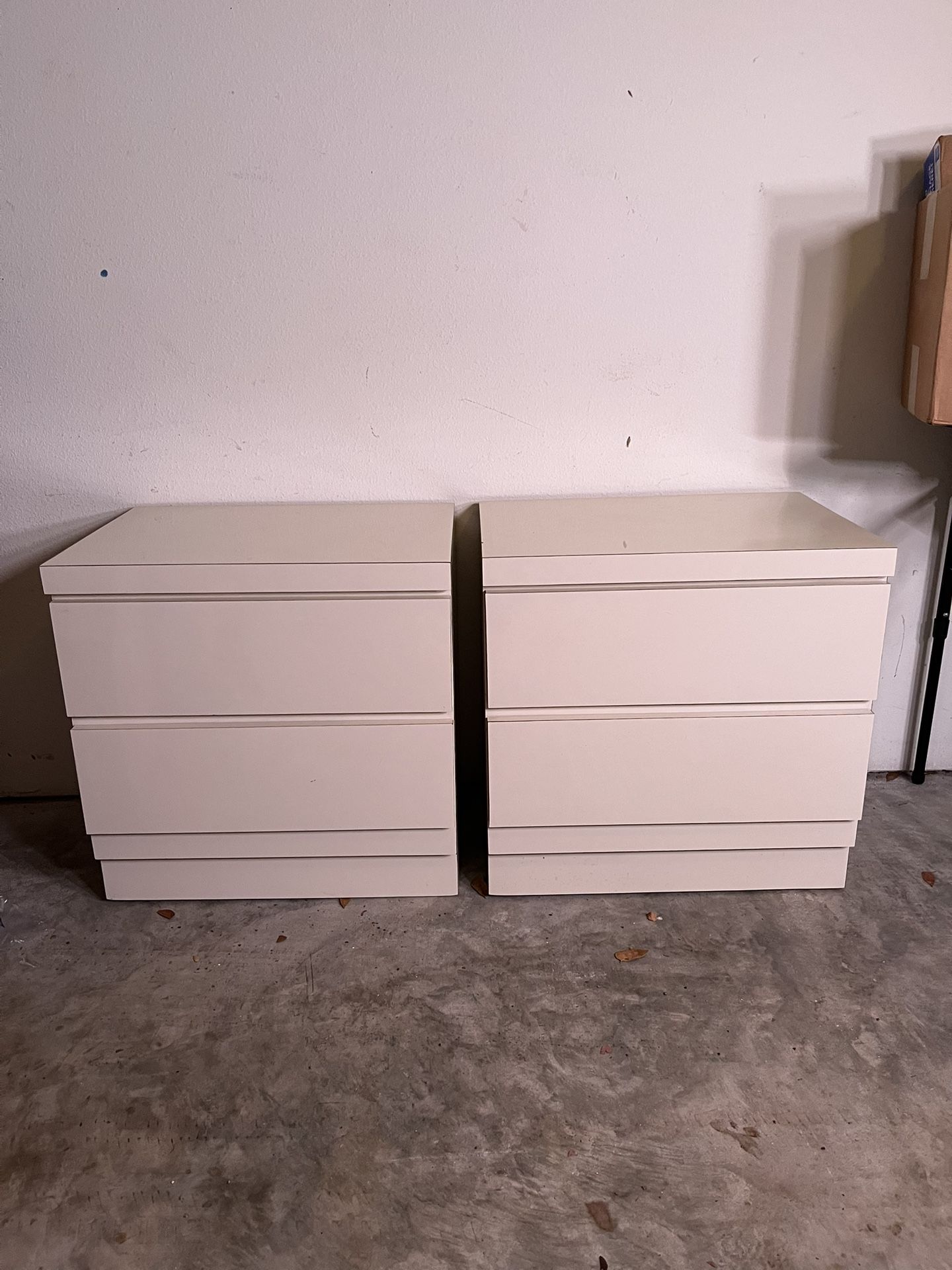 Modern 3-Drawer Nightstands / Side Tables Matching Set