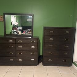 Dresser with mirror & drawer chest.