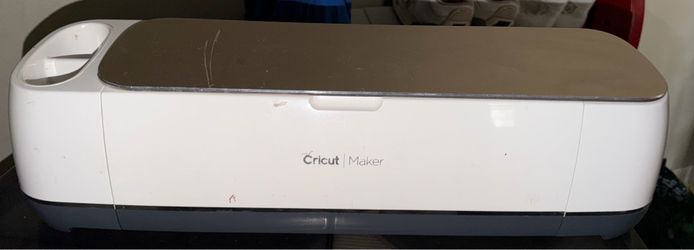Cricut Maker Machine and material