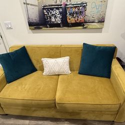 FREE DELIVER Couch