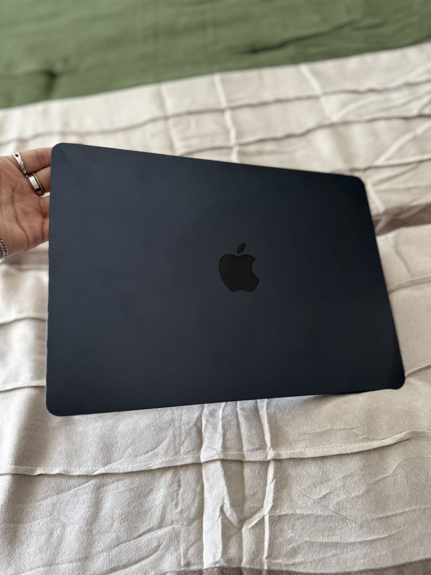 MacBook Air 13.6” (M2 | 2022)