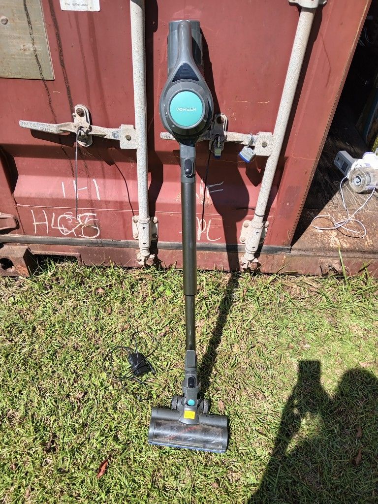 Voweek cordless stick vacuum model EFBVW01 with charger