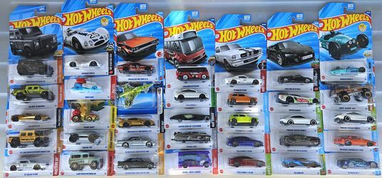 Lot of 35 Hot Wheels.