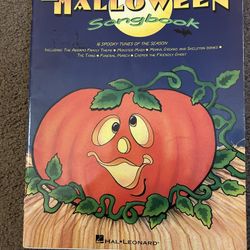 Easy Piano “THE HALLOWEEN SONGBOOK,” Pre-Loved