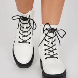 Fashion Nova Combat Boots / Botas