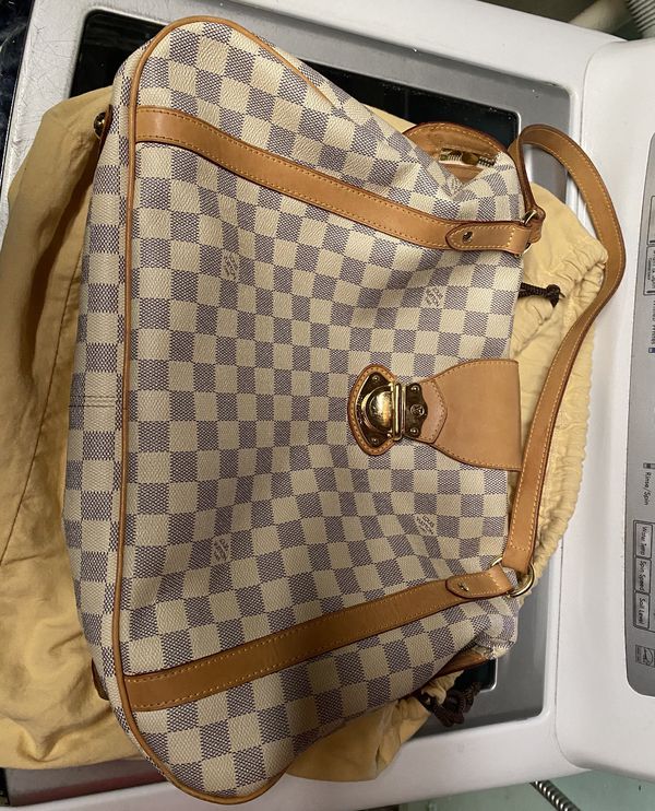 Authentic Louis Vuitton bag and wallet. for Sale in San Mateo, CA - OfferUp