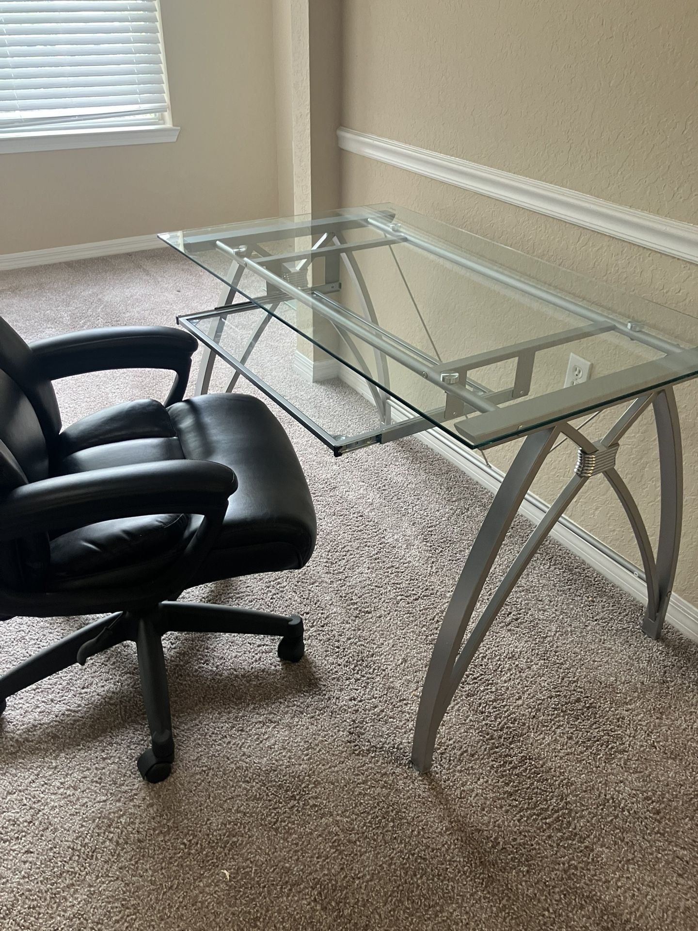 Computer desk