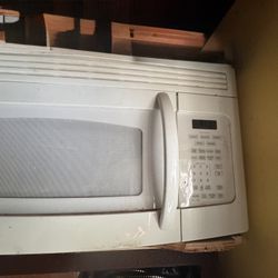 General Electric - Over The Range Microwave 