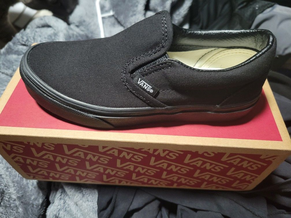 NEW! NEVER WORN Youth Vans 1.5