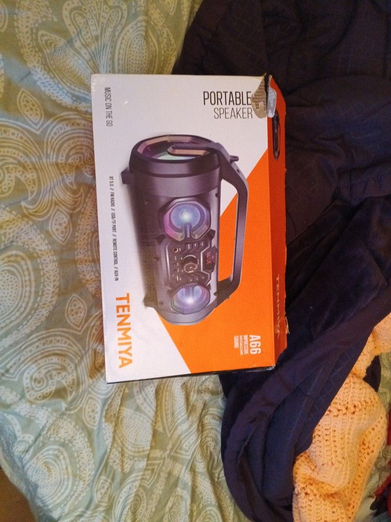 Brand New Portable Speaker And Radio Really Nice