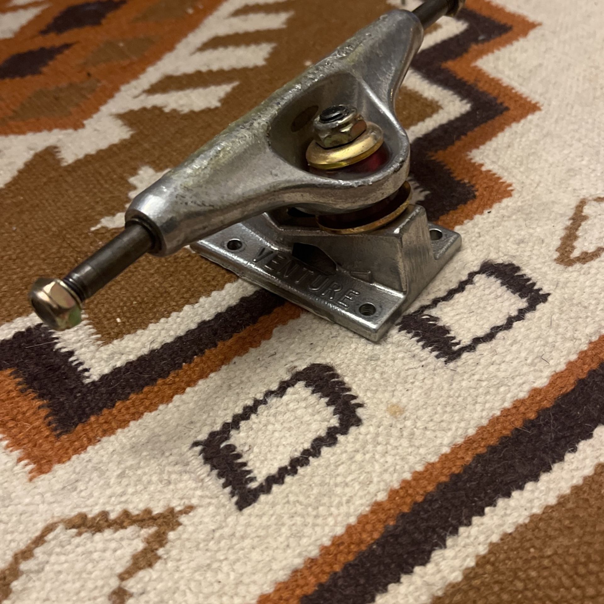 Venture Skateboard Trucks Lightly Used