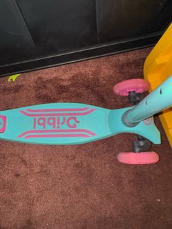 Girls scooter