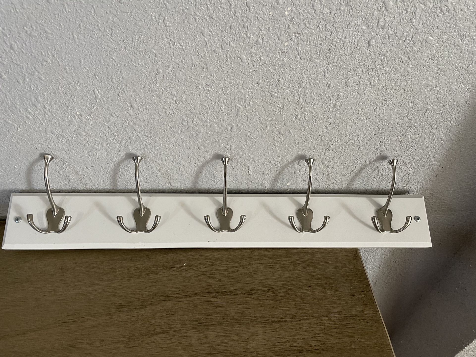 Wall Mounted Coat Rack with 5 Decorative Hooks, 27-Inch, Satin Nickel and White