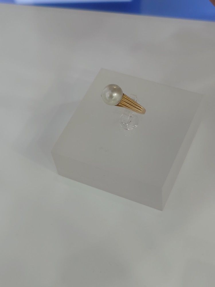 Solitaire Pearl Ring