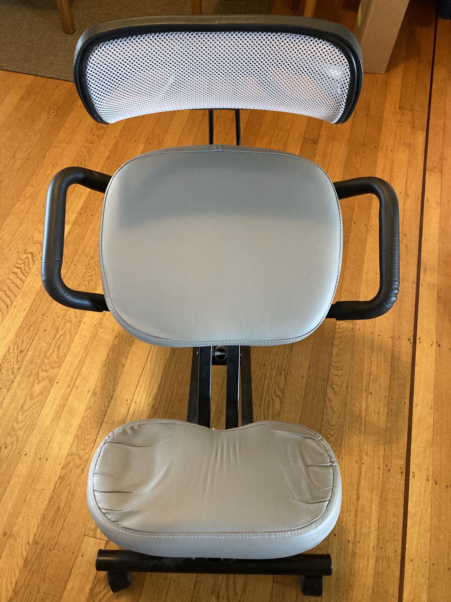 Ergonomic Kneeling Chair With Back Support 