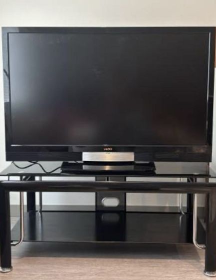 Full Set Table (Stand) With TV 47 Inches