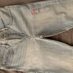 Levis Women Pants