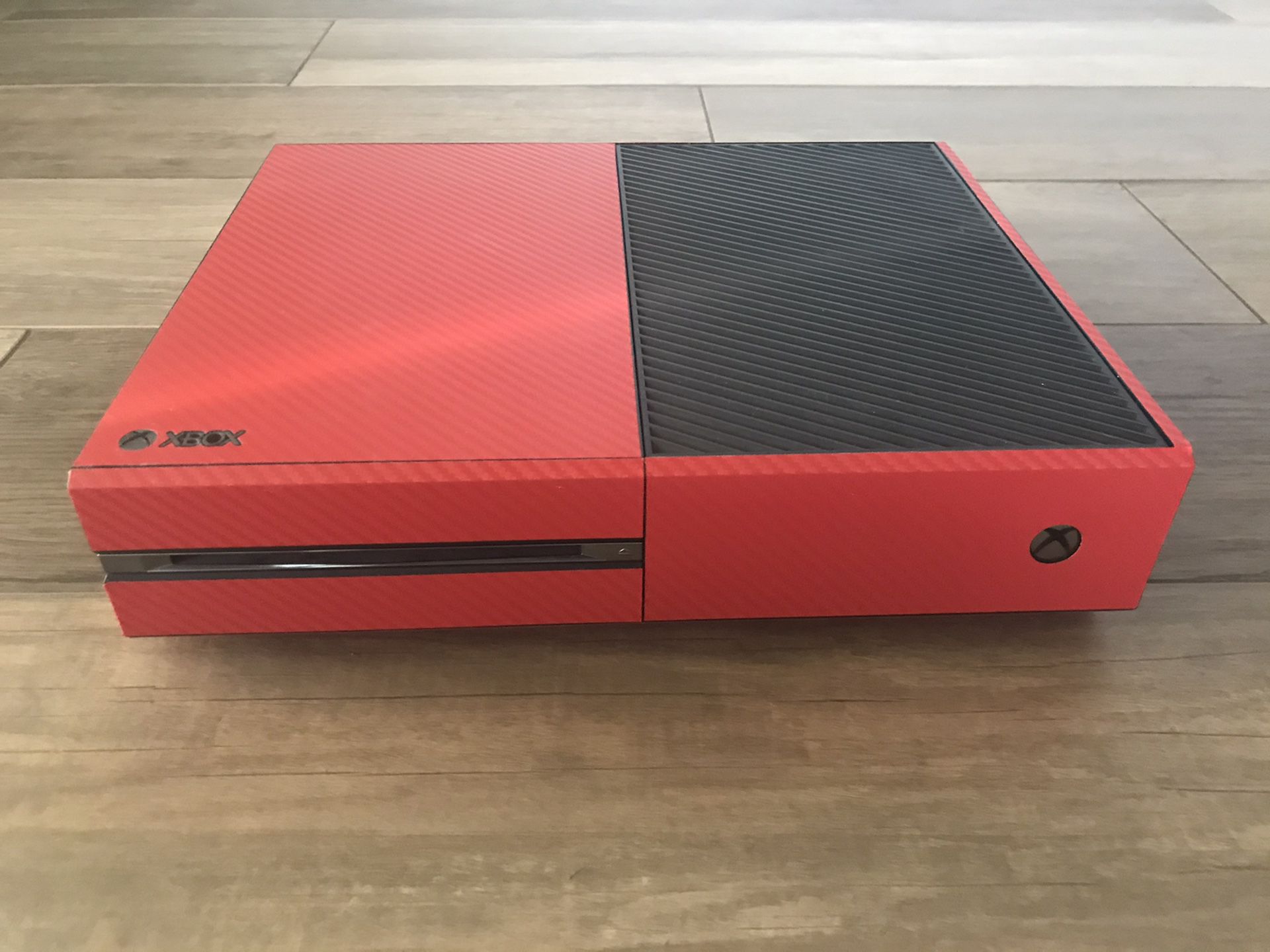 Red Carbon fiber Xbox One w/games