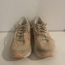 Wave Rider 28 womens sneakers
