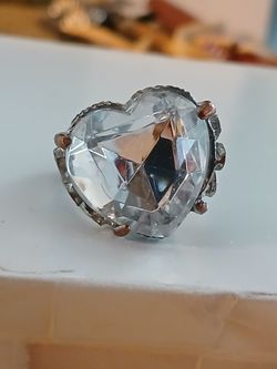 Adjustable heart cocktail ring
