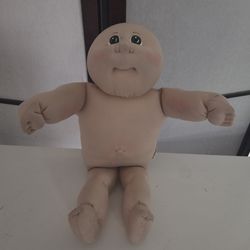 2006 Cabbage Patch Kids doll collectible, soft body and soft head featuring a unique stamped production code.
Brand: Cabbage Patch Kids
Production Dat