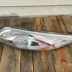11-14 Nissan Juke Passenger HL W/bulbs.  