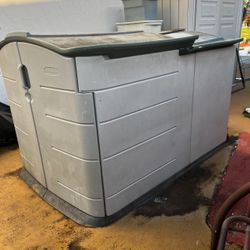 Rubbermaid Shed