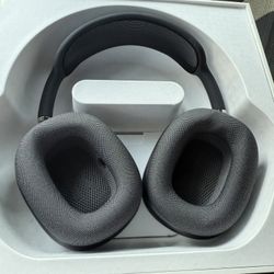 AirPod Maxes