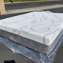 King Organic Hybrid Cool Gel Memory Foam Mattress!!