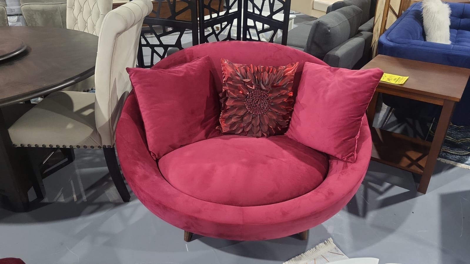 NEW LIVESEAT RED VELVET