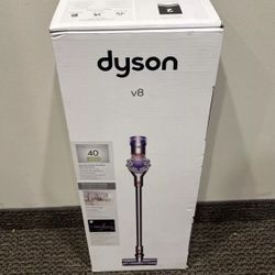 Dyson v8 cordless vacuum with 6 accessories floor model 