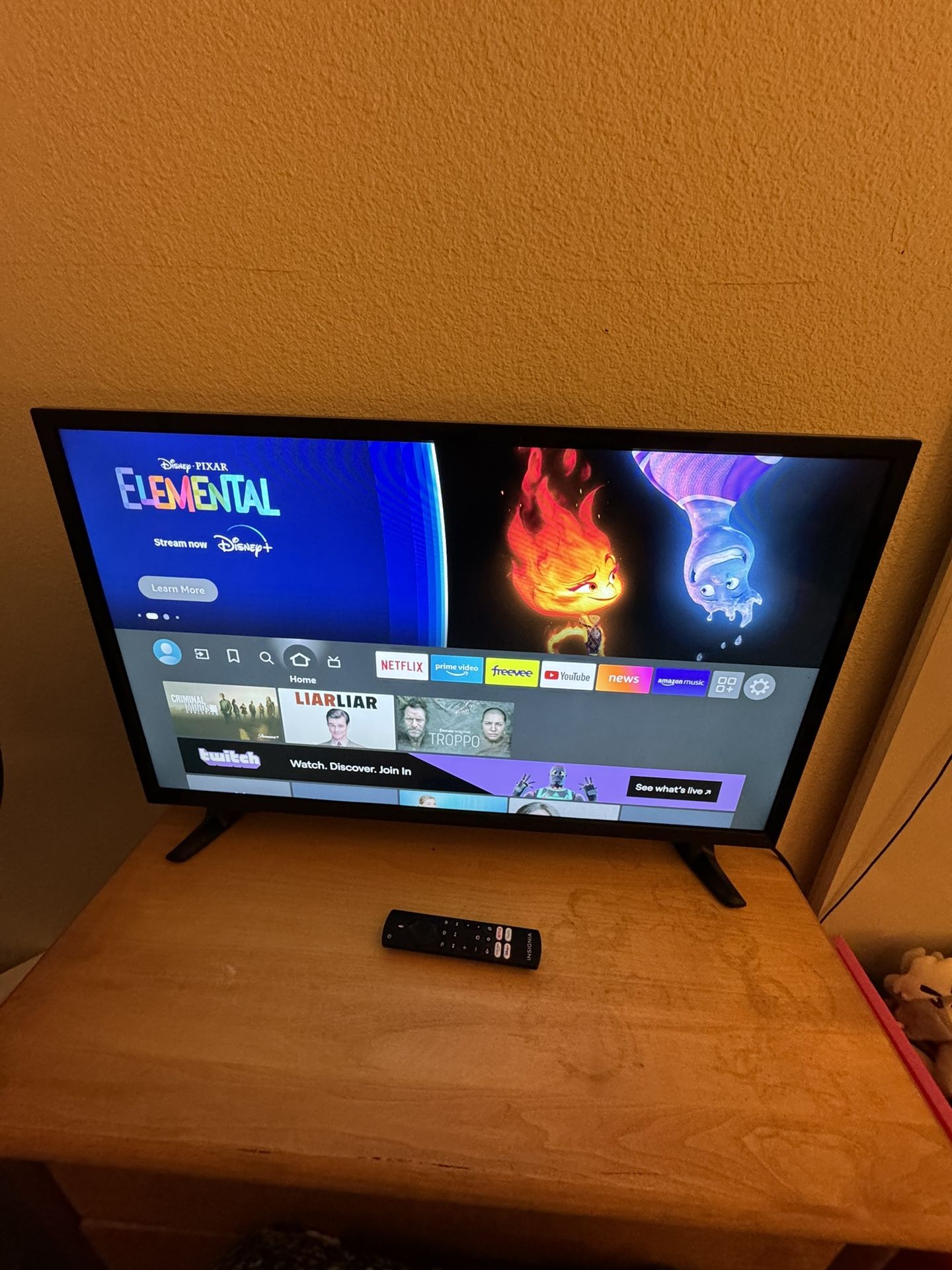 Insignia 32 Inch LED Television 