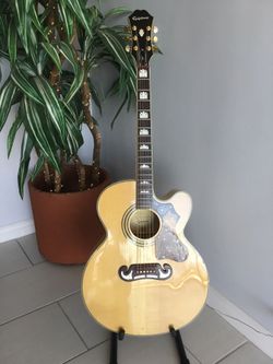 Epiphone EJ-200CE/N Acoustic/Electric Jumbo Cutaway Guitar for