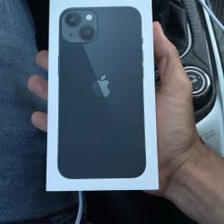 iPhone 13 New / Open Box 