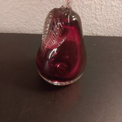 EXQUISITE Blown Art Glass 4" Pear Paperweight.

