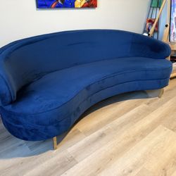 Contemporary Elegant Sitting Sofa 