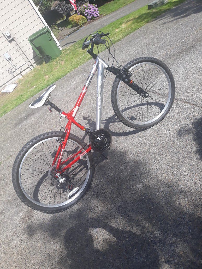 VERTICAL  BIKE SIZE. 25. NEW TIRES EXCELLENT CONDITION  FOR 90 DOLLARS 