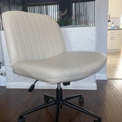 Crisscross Office Chair