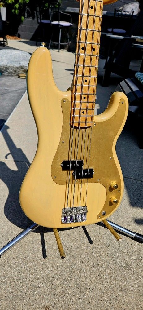 Fender Vintera Bass Guitar