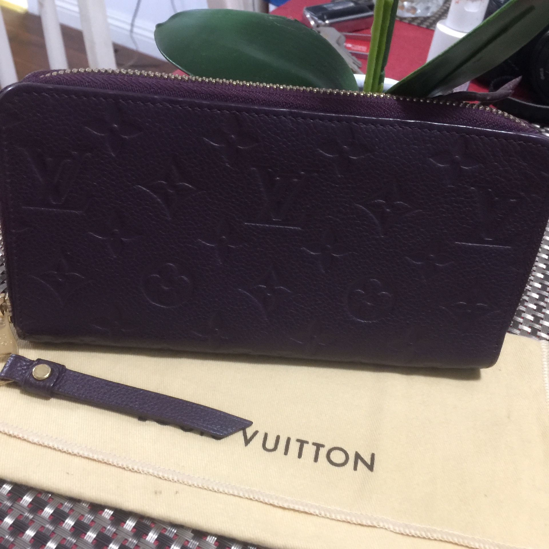 LV Embossed Emperiente Wallet for Sale in Colton, CA - OfferUp