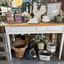Entry Table, Hutch Or Media 
