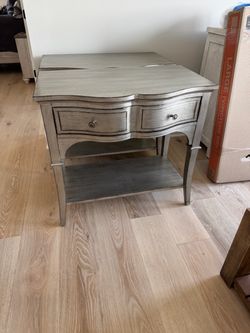 2 Bassett Gray/Silver Wood Nightstand with Two Drawers